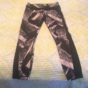 Lululemon runner tights with back zip pocket